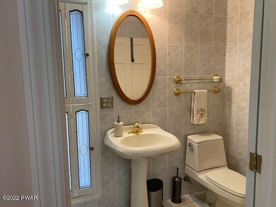 1236 Delaware Dr, Matamoras, PA 18336 - photo 6