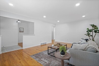 1736 Ivyhill Loop North