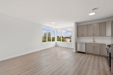 306 Bergen Ave unit 401, Jersey City, NJ 07305 - photo 7