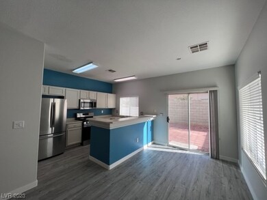 2576 Lazy Saddle Dr, Henderson, NV 89002 - photo 3