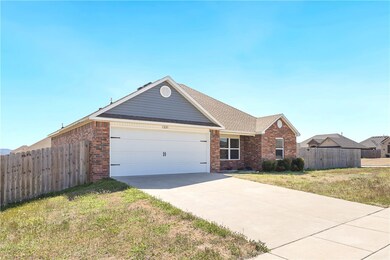 1221 General Marmaduke Dr, Prairie Grove, AR 72753 - photo 2