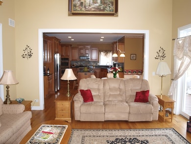 7202 Hawthorn Ln, Spring Grove, IL 60081 - photo 5