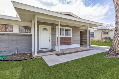 613 Elm St, Hurst, TX 76053 - photo 2