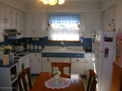 1408 Amherst St, Scranton, PA 18504 - photo 2