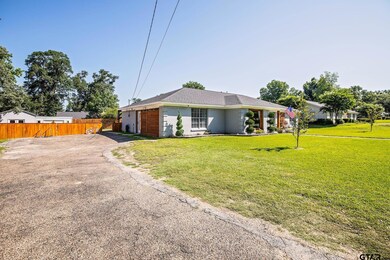 829 Barclay Dr, Tyler, TX 75703 - photo 2