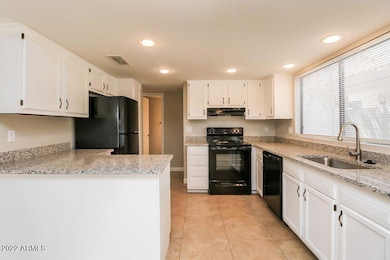 1030 E Sunburst Ln, Tempe, AZ 85284 - photo 4