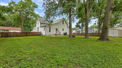 205 S Vine St, Freeburg, IL 62243 - photo 2