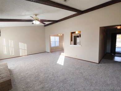 4704 S Maple Ave, Broken Arrow, OK 74011 - photo 2