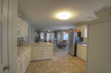 Large Eat In Kitchen