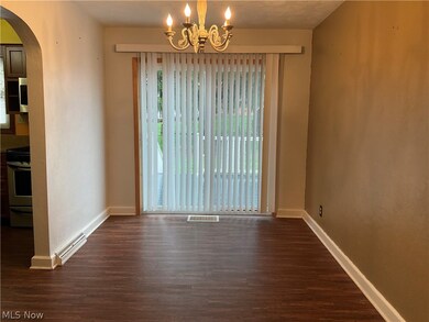 chander/ sliding door to wood deck