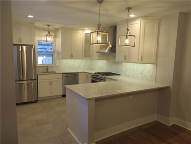 Fantastic totally new custom kitchen with quartz c