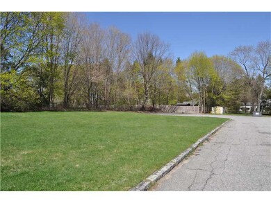 40 W Wrentham Rd unit 6, Cumberland, RI 02864 - photo 2