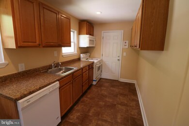 5605 Spring Rd, Bladensburg, MD 20710 - photo 4