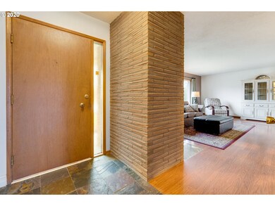 Entrance/Foyer
