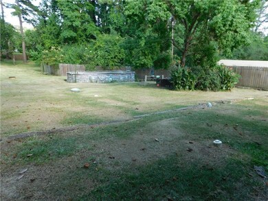 311 Holiday Cir, Pineville, LA 71360 - photo 2