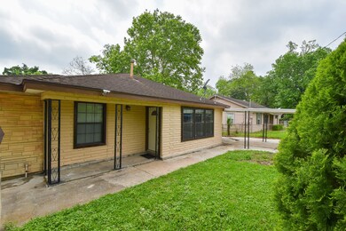 954 Oakstone St, Houston, TX 77015 - photo 4