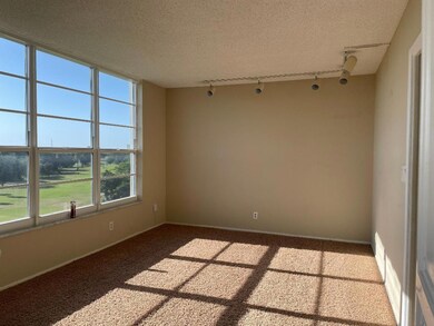 605 Oaks Dr unit 603, Pompano Beach, FL 33069 - photo 3