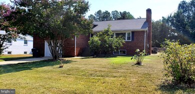 3323 Kaywood Dr, Falls Church, VA 22041 - photo 2