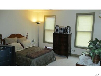 1402 W Gordon St unit 1404, Allentown, PA 18102 - photo 5