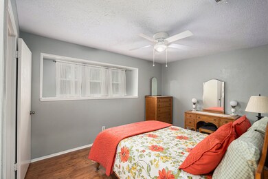 524 Belmont Dr, Friendswood, TX 77546 - photo 6