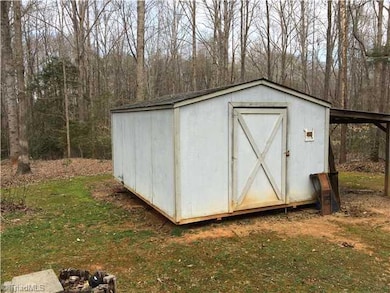 2704 Old Coleridge Rd, Siler City, NC 27344 - photo 5