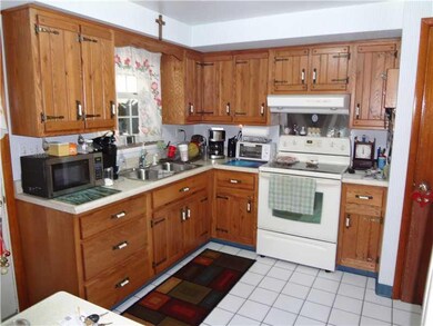 1805 Wood St, Latrobe, PA 15650 - photo 3