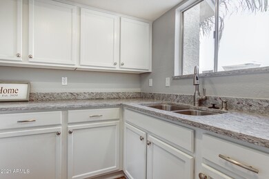 439 E Pecan Rd-16