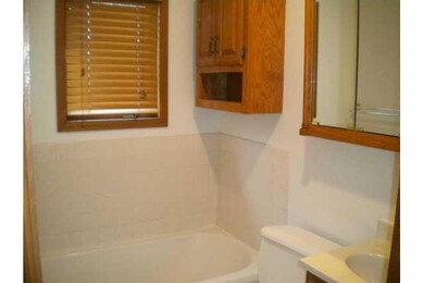 1309 E 35th Ct, Des Moines, IA 50317 - photo 6