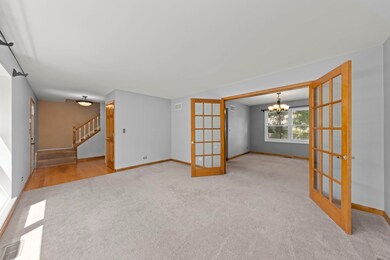 2114 Countryside Cir, Naperville, IL 60565 - photo 4