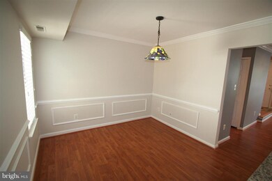 118 Saint Charles Square unit 118, Sterling, VA 20164 - photo 6