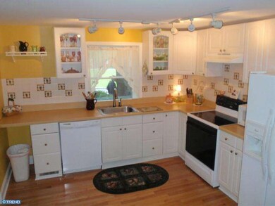 532 Kingston Rd, Oreland, PA 19075 - photo 7