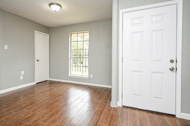 1702 Winter Bay Ln, Houston, TX 77088 - photo 3