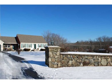 118 Birch Swamp Rd, Warren, RI 02885 - photo 3