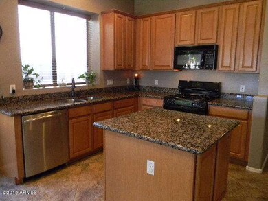 Spacious kitchen w/ granite counter-tops