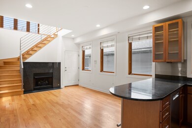 921 N Honore St unit C, Chicago, IL 60622 - photo 3