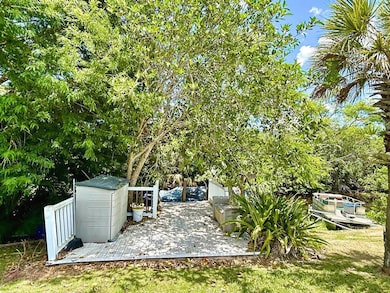 823 Yacht Club Way NW, Moore Haven, FL 33471 - photo 2