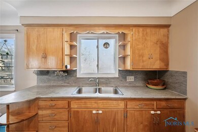 4627 Vermaas Ave, Toledo, OH 43612 - photo 6