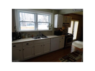 638 Doris Ave Akron, Ohio 44303  The Kitchen