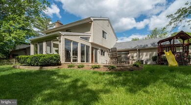 413 Avondale Dr, Sterling, VA 20164 - photo 4