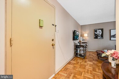 Radnor House unit 320, Bryn Mawr, PA 19010 - photo 3