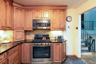 97 Howe St, Ashland, MA 01721 - photo 4