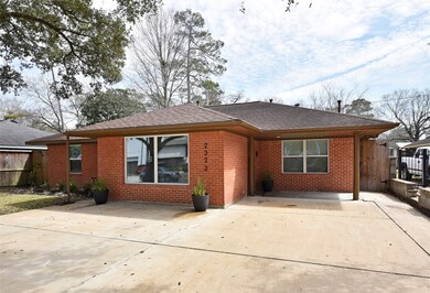 2323 Gardenia Dr, Houston, TX 77018 - photo 3