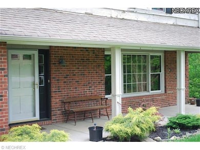 11340 Willow Hill Dr, Chesterland, OH 44026 - photo 2