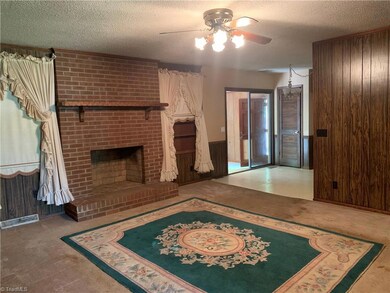 1282 Cliffwood Dr, Asheboro, NC 27205 - photo 5