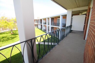 140 E Lake St unit 1A, Elmhurst, IL 60126 - photo 2