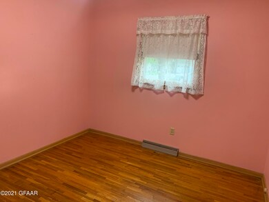 1611 S 16th St, Grand Forks, ND 58201 - photo 6