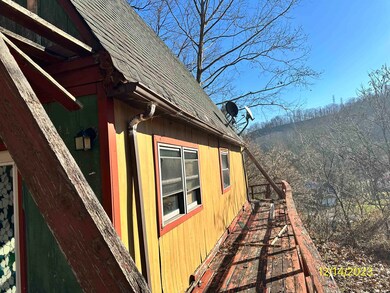 35 Limeberger Creek Rd, Poca, WV 25159 - photo 3