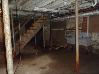 85 Pleasant St, Concord, NH 03301 - photo 4