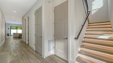 1659 Devonshire Ln, Sarasota, FL 34236 - photo 6