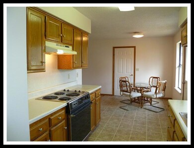 206 Prospect St, Nixa, MO 65714 - photo 2